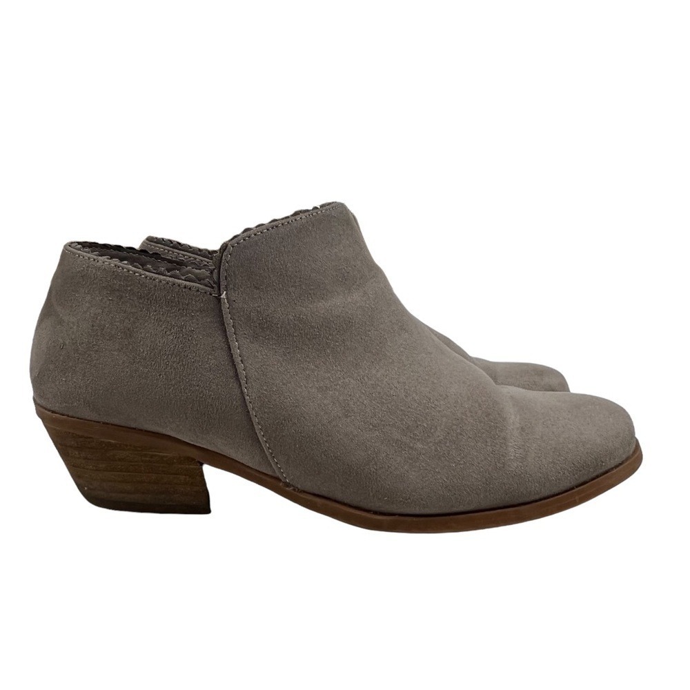 Torrid Ankle Booties Womens‎ Size 7 Scalloped Trim Taupe Faux Suede Zip